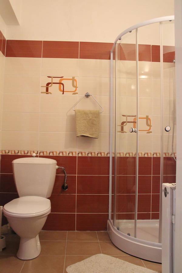 Hotel Rambousek โนเว เมสตู นอด เมตูยี ภายนอก รูปภาพ